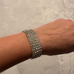 Rhinestone stretchy bracelet. Excellent condition.